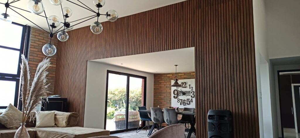 Panel WPC precio en Colombia: ¿Cuánto cuesta y qué lo determina? - CasaNova Colombia Panel WPC precio en Colombia: ¿Cuánto cuesta y qué lo determina? - CasaNova Colombia