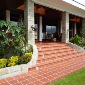 Escalera de Nariz de 25 x 25 cm - CasaNova