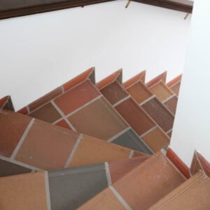 Escalera de Nariz de 25 x 25 cm - CasaNova
