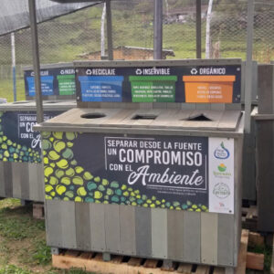 Punto Ecológico con Techo - CasaNova