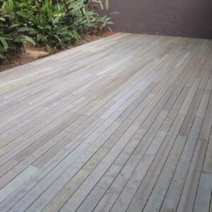 Piso Deck - CasaNova