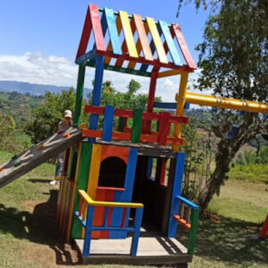 Torre Parque con Columpios - CasaNova